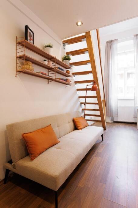 Urban Capsule Apartment - Near Mariahilfer Strasse Viena Exterior foto