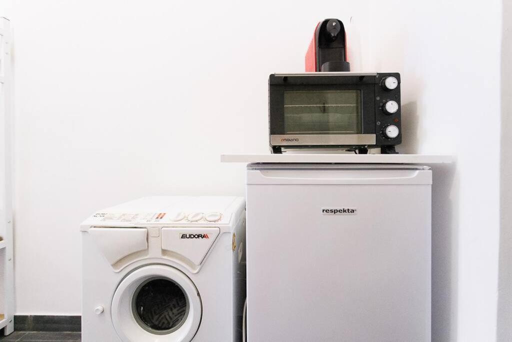 Urban Capsule Apartment - Near Mariahilfer Strasse Viena Exterior foto