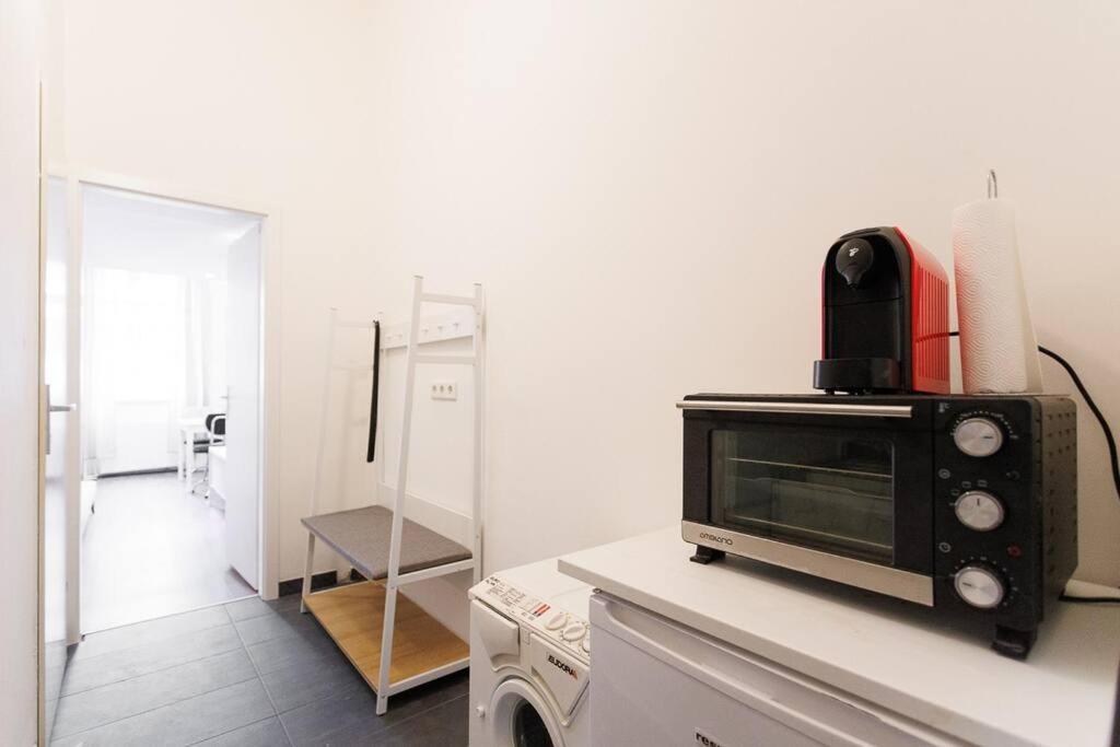 Urban Capsule Apartment - Near Mariahilfer Strasse Viena Exterior foto